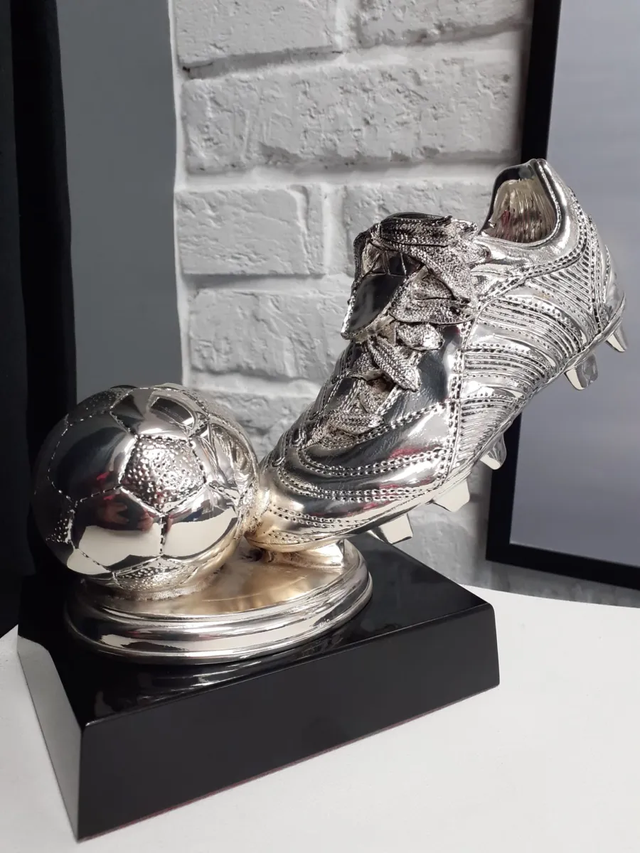 picture 9 Statuette in the shape of sports footwear with a ball - Astra Argenti