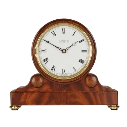 Zdjęcie Fantastyczny zegar ozdobny w drewnianej obudowie na biurko