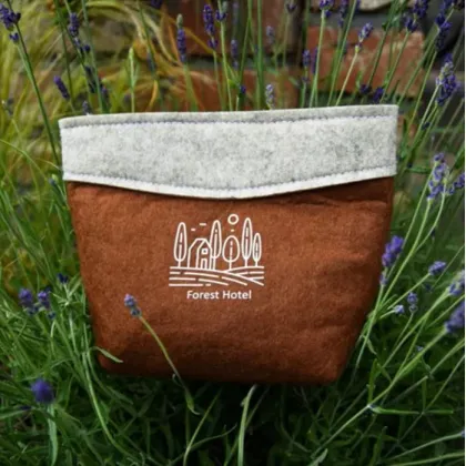 Zdjęcie Stylowa kosmetyczka z możliwością tłoczenia dla przedsiębiorstw