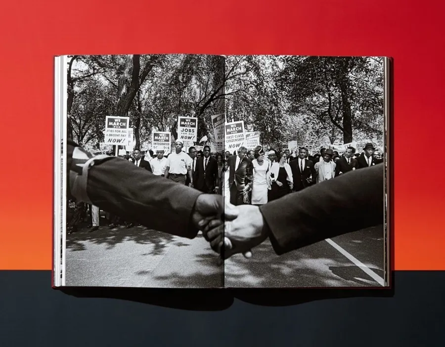 obrazek 11 Książka James Baldwin. The Fire Next Time, Art Edition No. 101–150, Steve Schapiro ‘Selma March’ - Taschen