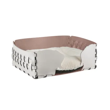 Zdjęcie Skórzane legowisko dla psa 35x20xH15 cm zdobione motywem psich głów w kolorze perłowym