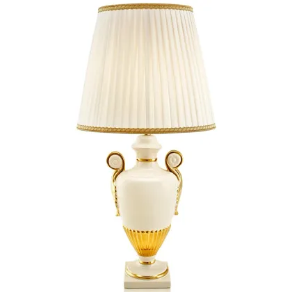 Zdjęcie Lampa z uchwytami - unikalna dekoracja do salonu