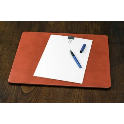 Zdjęcie Podkładka na biurko ze skóry o kolorze koniakowym