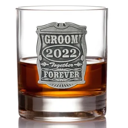 Zdjęcie Nieszablonowy upominek z grawerem - szklanka do whisky