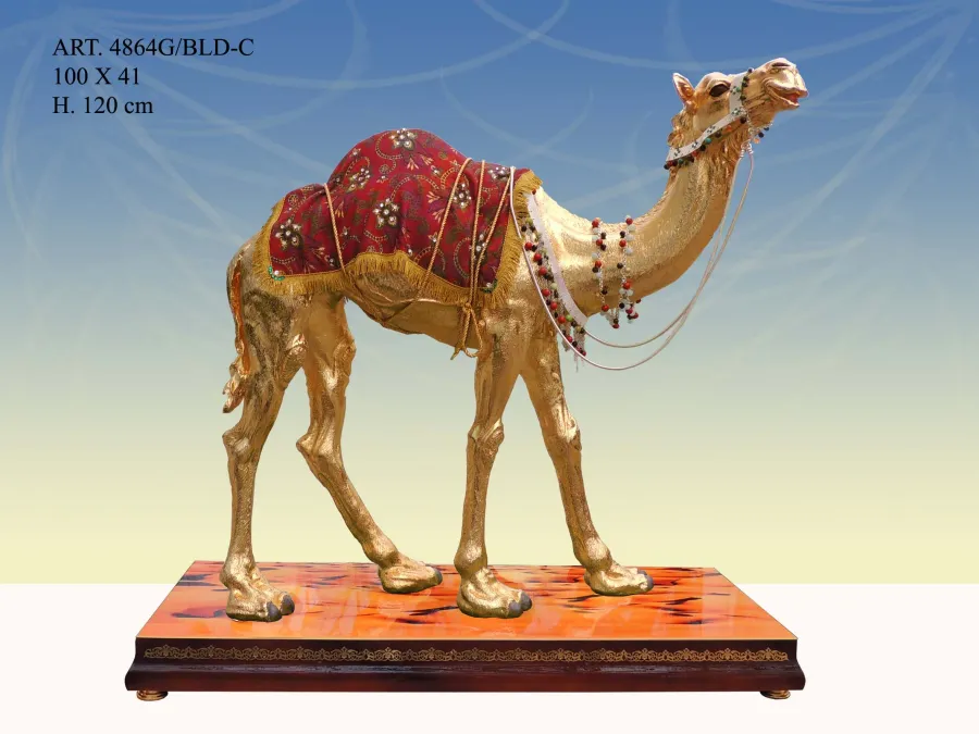 obrazek 1 Królewski wielbłąd na eleganckiej podstawie