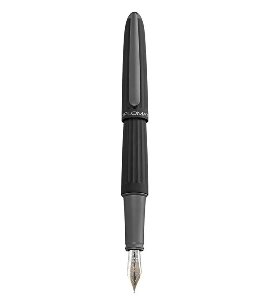 obrazek 1 Czarne pióro wieczne DIPLOMAT Aero, 14ct