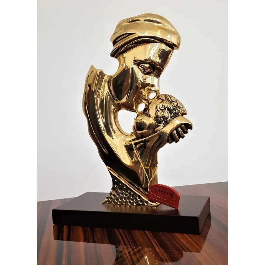 obrazek 5 Piękna figura matki