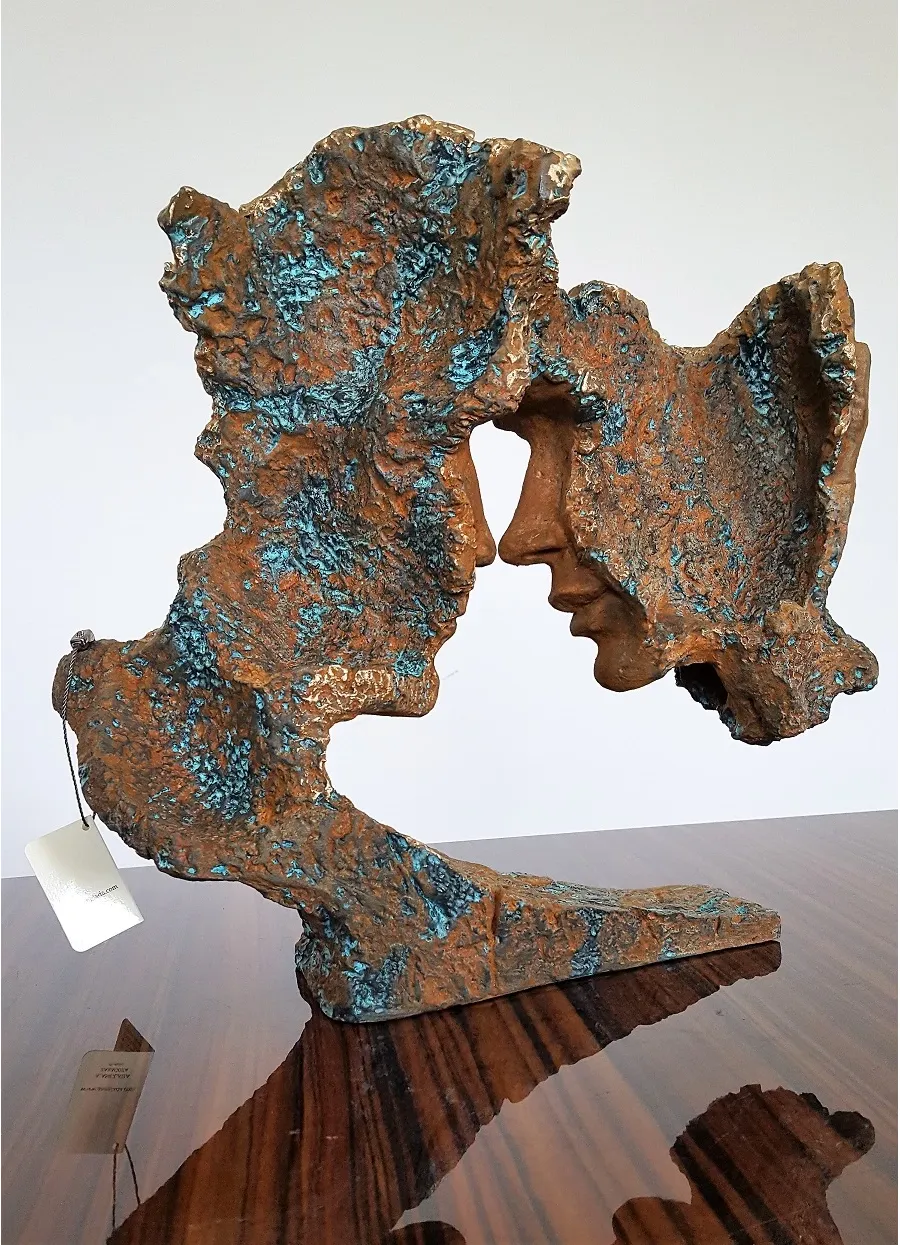 picture 10 Fantastic sculpture of two people in love