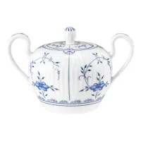 Zdjęcie Niemiecka cukiernica z porcelany zdobiona roślinnym ornamentem w stylu klasycznym – Tettau