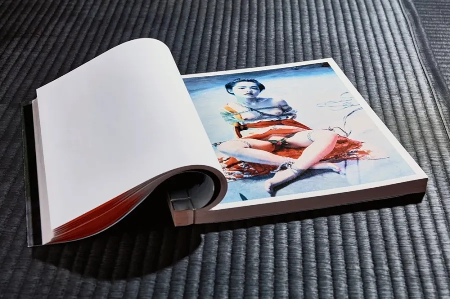 obrazek 25 Książka Nobuyoshi Araki. Bondage - Taschen
