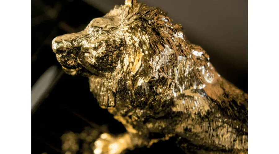 obrazek 2 Dekoracyjny złocony mosiężny lew na podstawie z drewna hebanowego