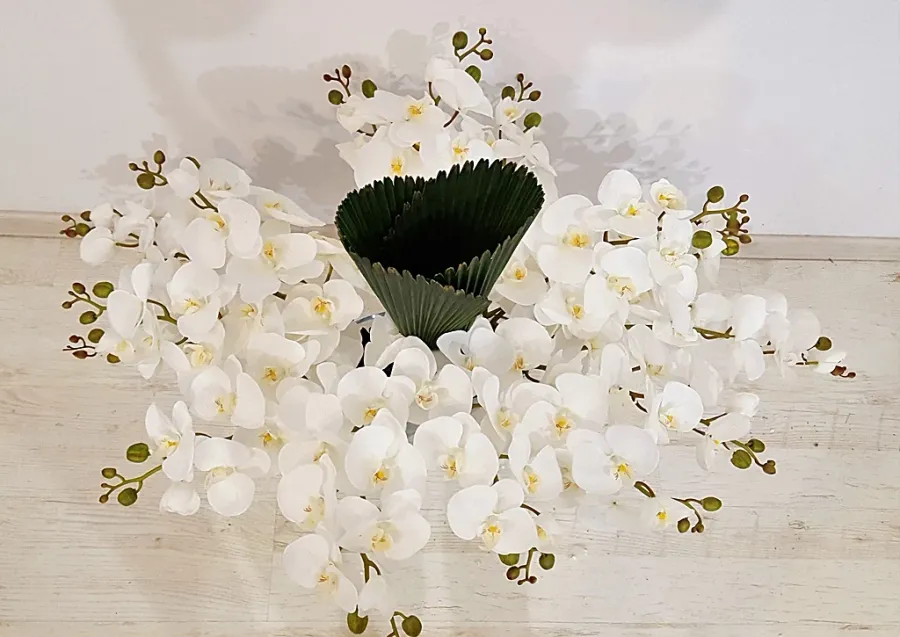 picture 10 Avant garde floral composition by Italian brand VG