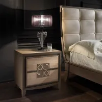 Zdjęcie Włoski stolik nocny z 2 szufladami z wstawkami z drewna