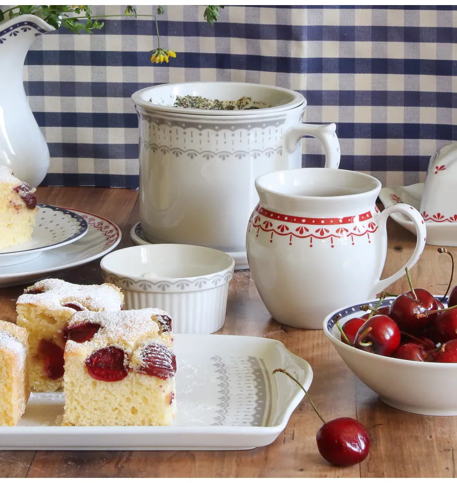 obrazek 2 Czeski porcelanowy kubek ze zdobieniem w kolorze szarym z kolekcji HyggeLine – Leander