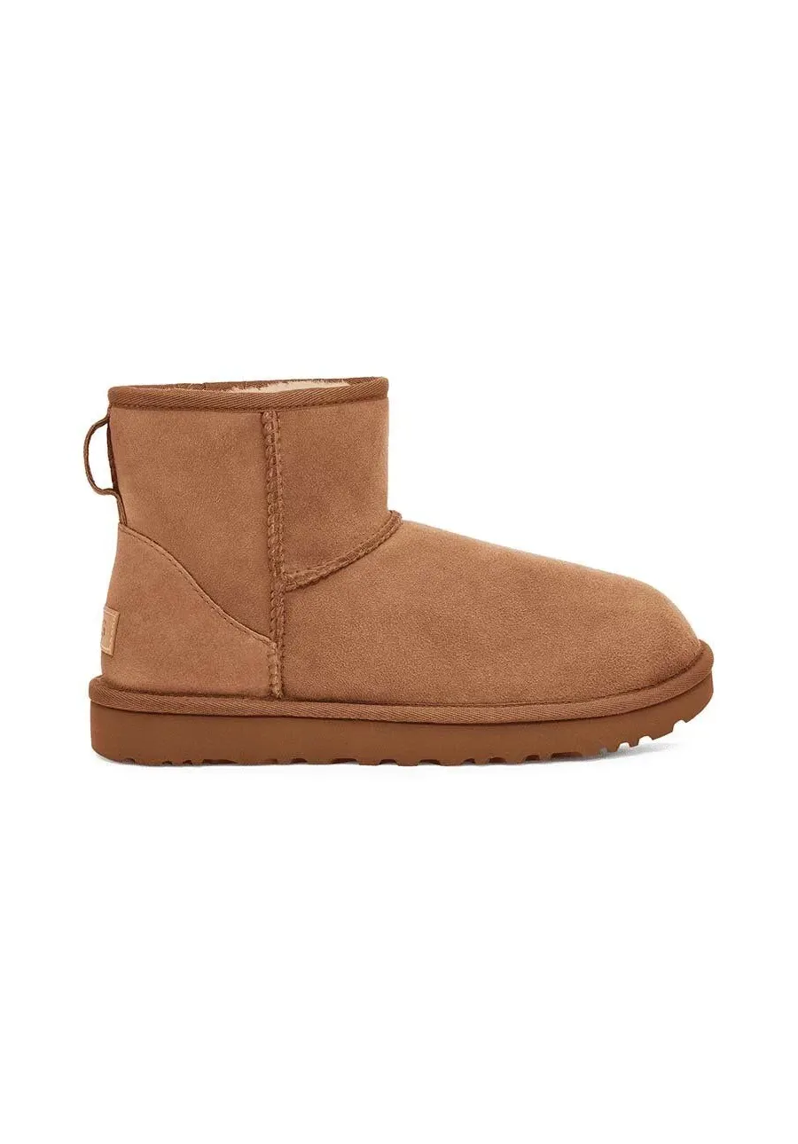 obrazek 1 UGG śniegowce zamszowe Classic Mini II damskie kolor brązowy 1016222.CHE