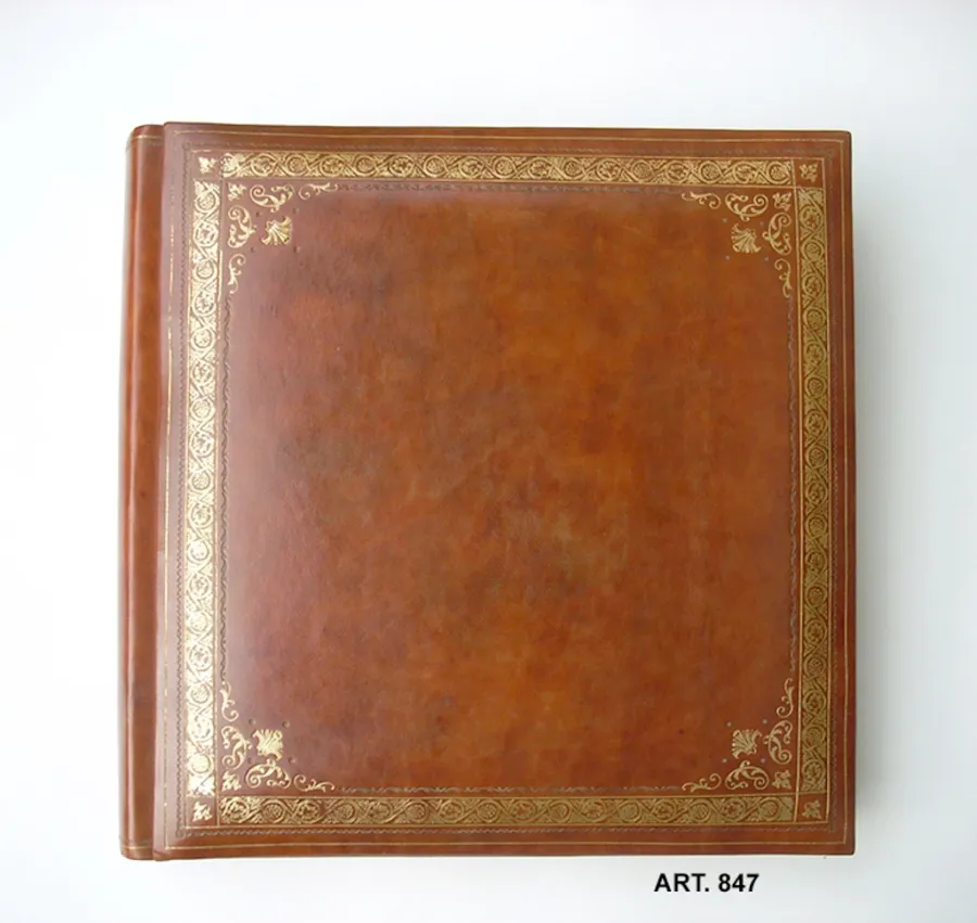 picture 1 Hand crafted photo album Peroni Firenze - leather