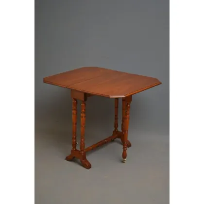 Zdjęcie Stół Edwardiański w mahoniu, z uformowanym blatem - antyk