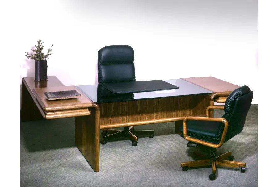 picture 1 Elegant corner desk