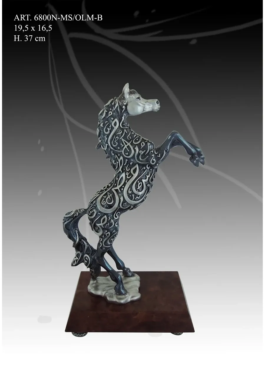 obrazek 1 Elegancka włoska figura konia