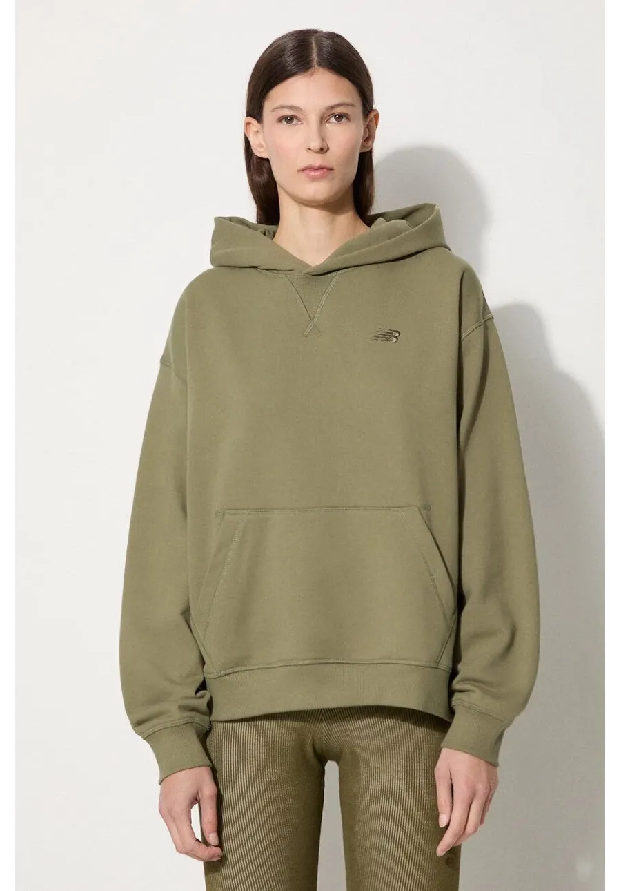 obrazek 1 New Balance bluza bawełniana WT41537DEK damska kolor zielony z kapturem z aplikacją WT41537DEK