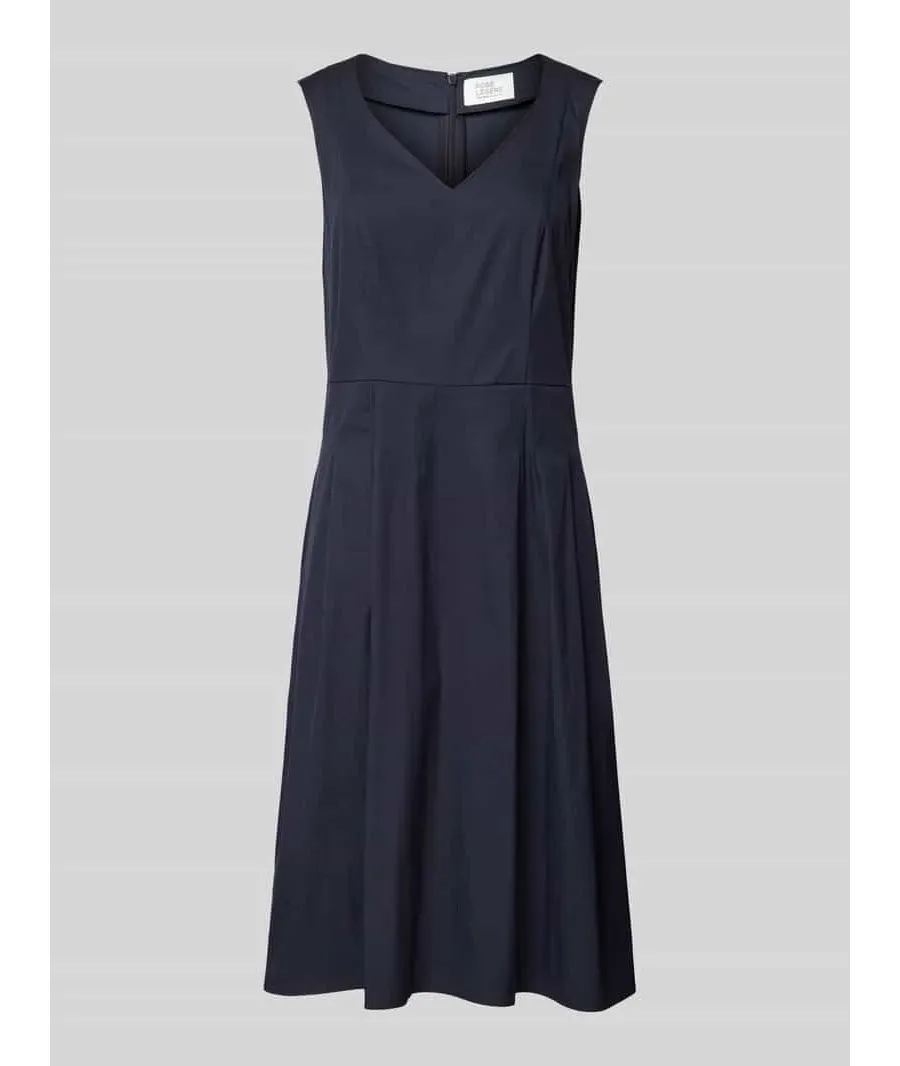 obrazek 1 Sukienka o długości do kolan z dekoltem w serek