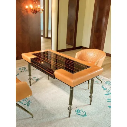 Picture A classic, luxurious desk for a unique office – Mascheroni