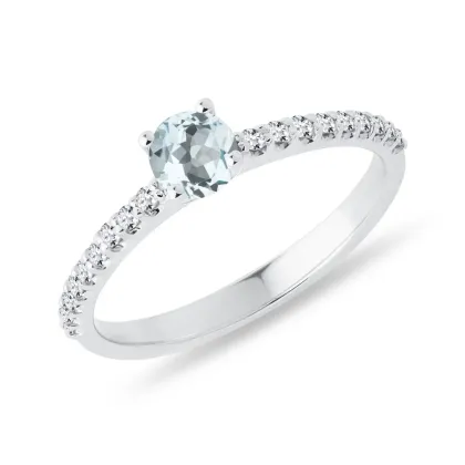 Zdjęcie Pierścionek zaręczynowy o cienkiej obrączce z białego złota z akwamarynem i brylantami KLENOTA