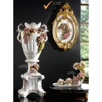 Zdjęcie Przepiękny obraz z kiścią winogron i różą