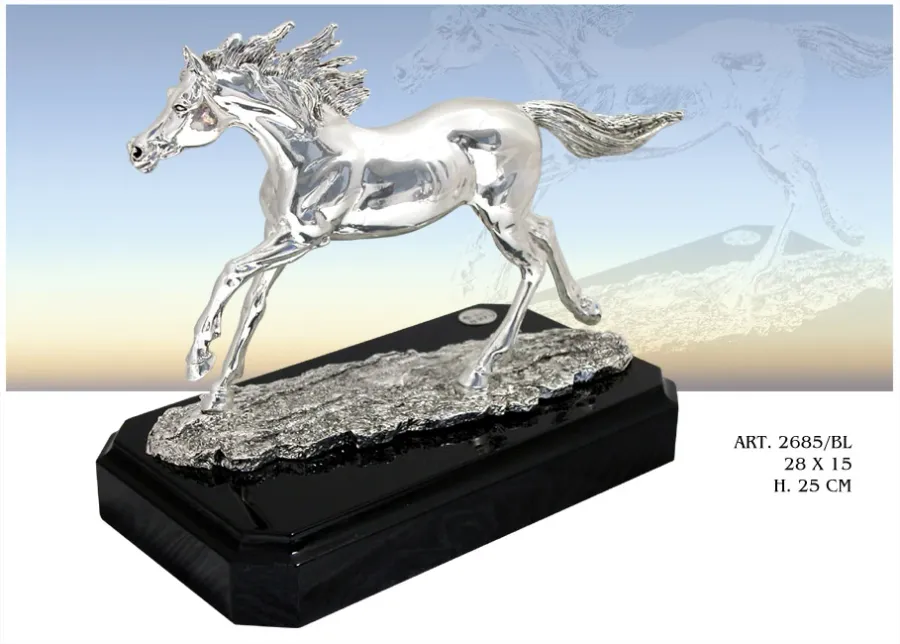 obrazek 1 Wyjątkowa figura galopującego konia