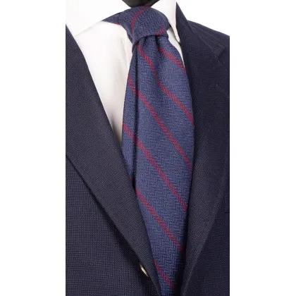 Zdjęcie Wełniany krawat w czerwone linie