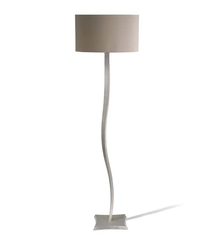 obrazek 1 Gustowna lampa podłogowa RIBBON w kształcie wstęgi 