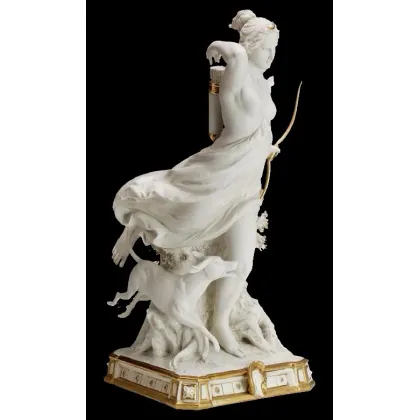 Zdjęcie Kobieta na polowaniu - figurka z porcelany