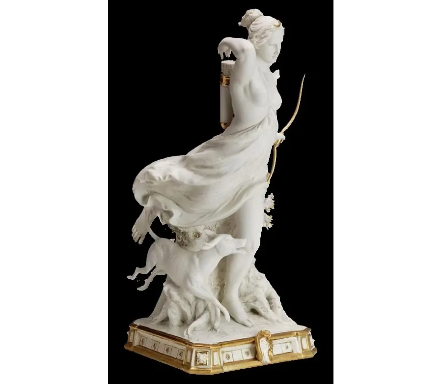 obrazek 1 Kobieta na polowaniu - figurka z porcelany