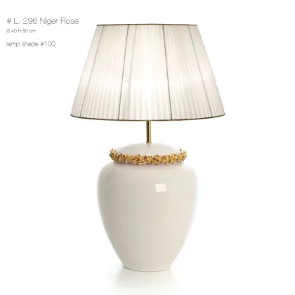 Picture A wonderful 50 cm ceramic lamp decorated with gold roses