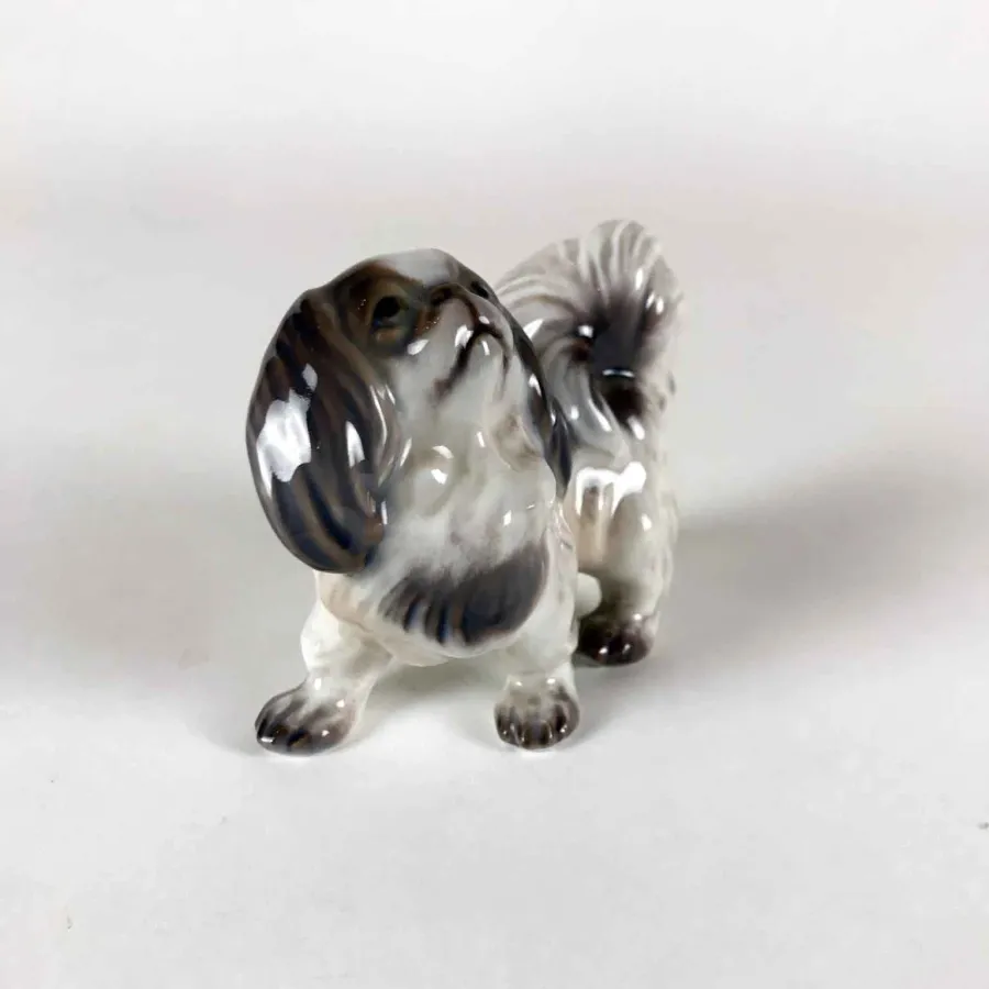 obrazek 2 Dog z ręcznie malowanej porcelany polichromowanej zaprojektowanej i wyprodukowanej przez Dahl Jensen
