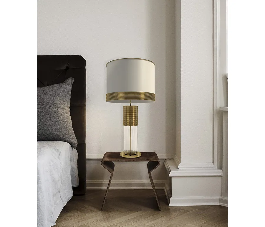 obrazek 1 Elegancka lampa biurkowa Chiado z pozłacanymi obręczami