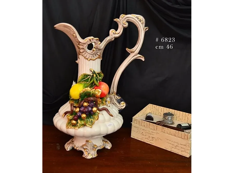 obrazek 1 Ceramiczna karafka z dekorowanymi owocami
