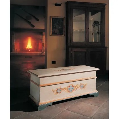 Zdjęcie Liniowa drewniana skrzynia z otwieraną górą - styl prowansalski