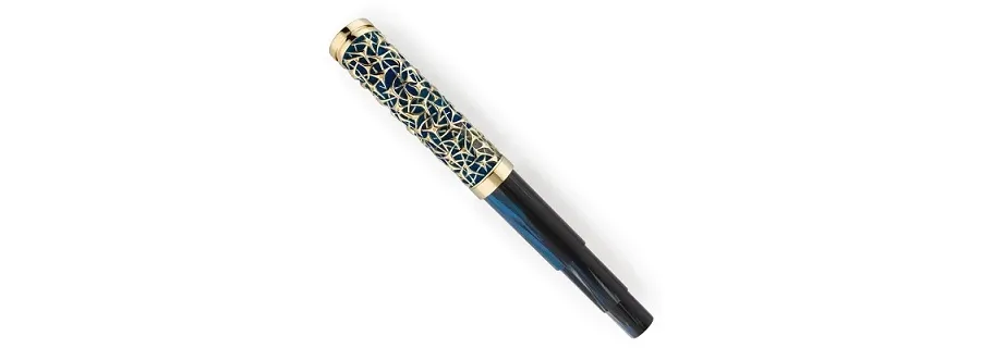 picture 3 Extravagant Golden Fountain Pen with Diamonds - The Brain Montegrappa