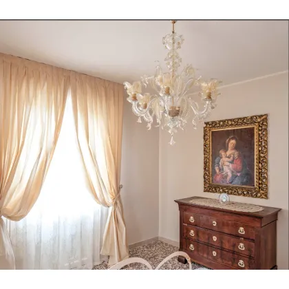 Zdjęcie Wyjątkowy żyrandol prosto z Włoch - wykonany ręcznie ze szkła murano