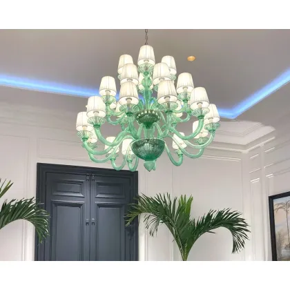 Zdjęcie Fascynujący żyrandol ze szkła murano - wykonany ręcznie prosto z Włoch