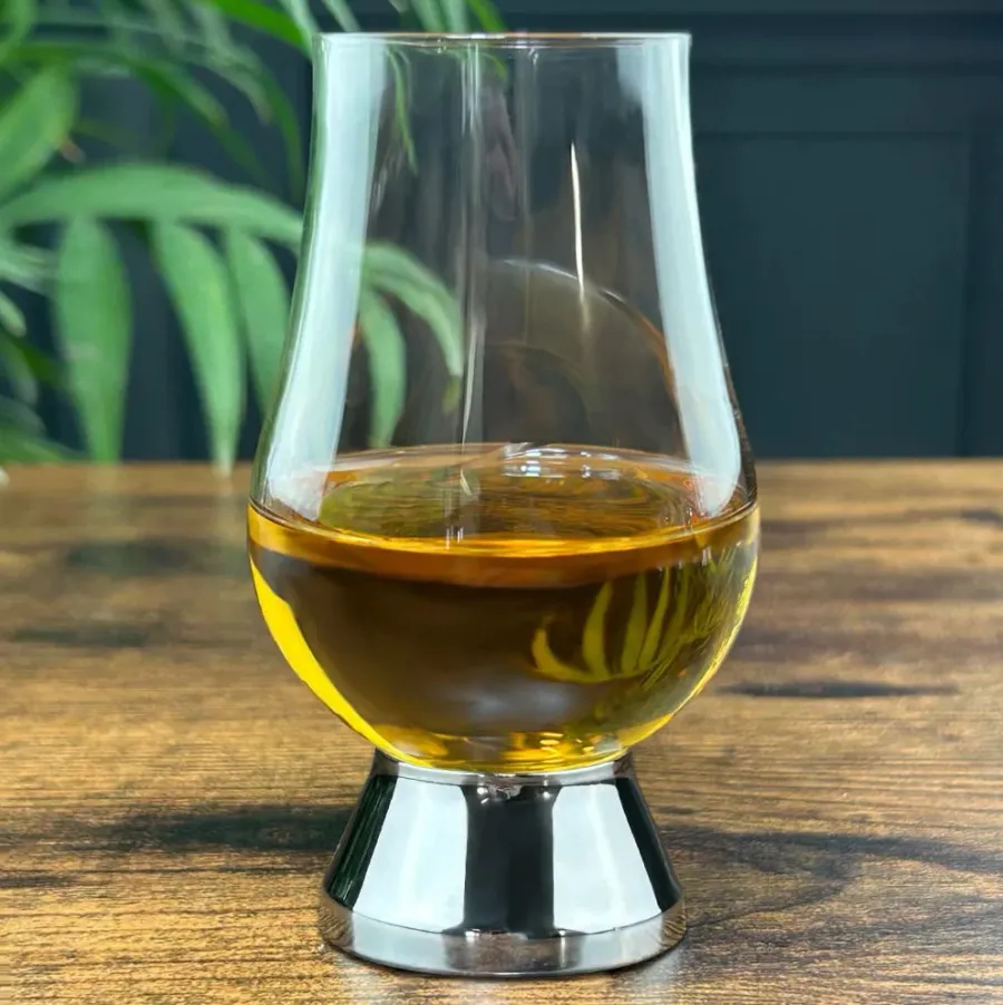 obrazek 2 Szklanka do whisky na podstawie z pewteru 200 ml
