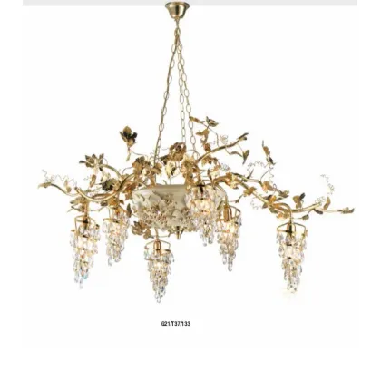 Zdjęcie Włoski sześcioramienny żyrandol ze zdobieniem z liści i winnych gron