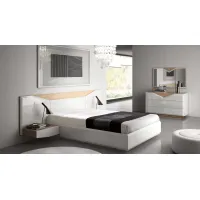 Picture Beautiful bedroom set (mirror, chest of drawers, bed and 2 bedside tables) by Epoca