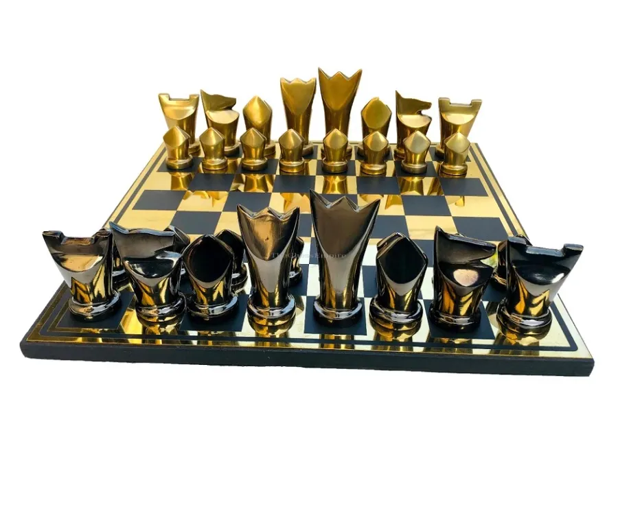 obrazek 2 Niecodzienne egipskie figury aluminiowe z planszą dla miłośników szachów - The Chess Empire