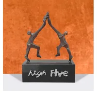 Zdjęcie Unikatowa statuetka z brązu