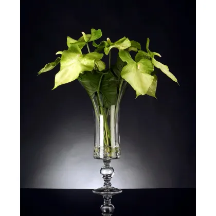 Picture Extraordinary glass vase with a bouquet by VG