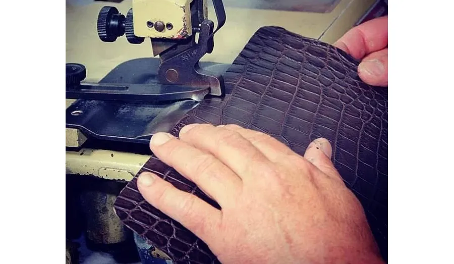 obrazek 2 Sportowa mini torba skórzana