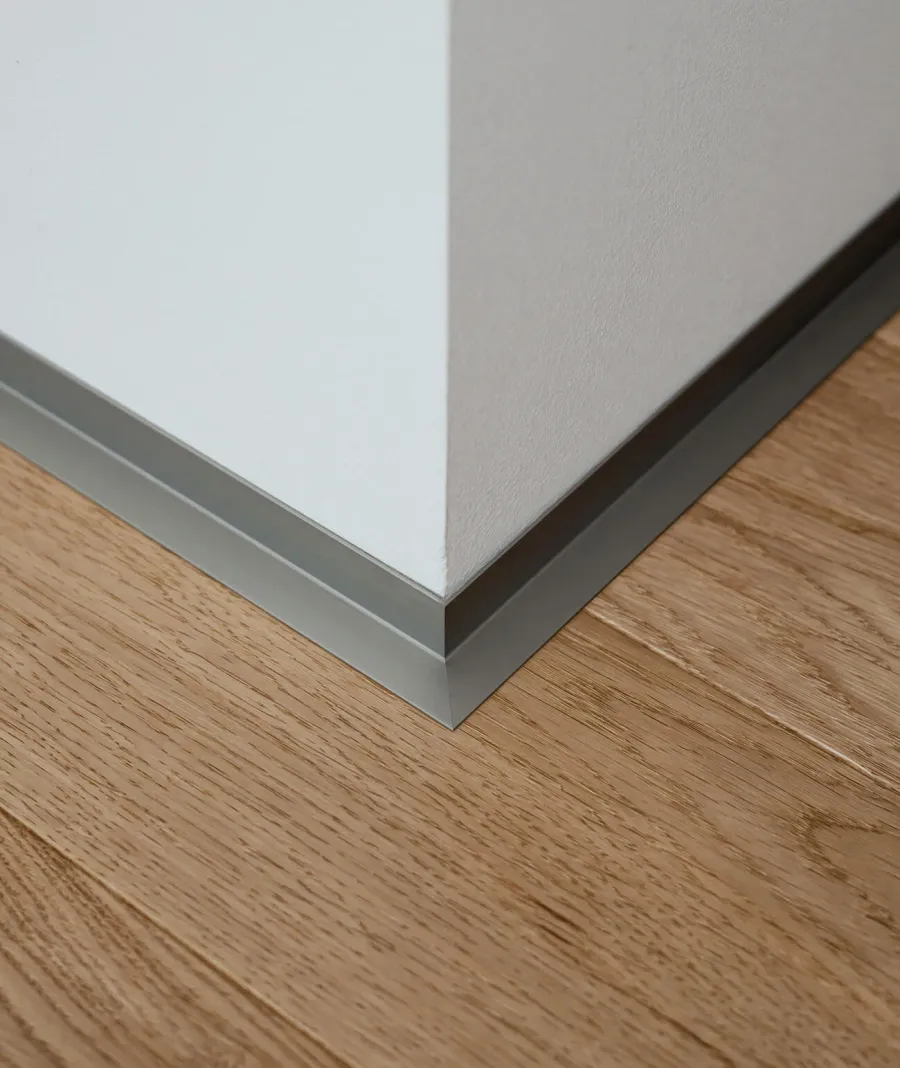 obrazek 1 200 x 1,6 x 2 cm Minileiste - (tytanowy) - Minimalistyczna listwa przypodłogowa cokołowa SL16X5-02