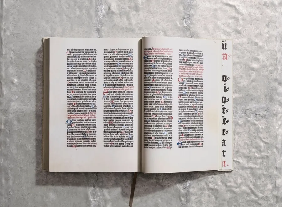 obrazek 10 Książka Biblia Gutenberga z 1454r. - Taschen